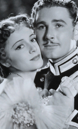 Errol Flynn and Olivia de Havilland 
